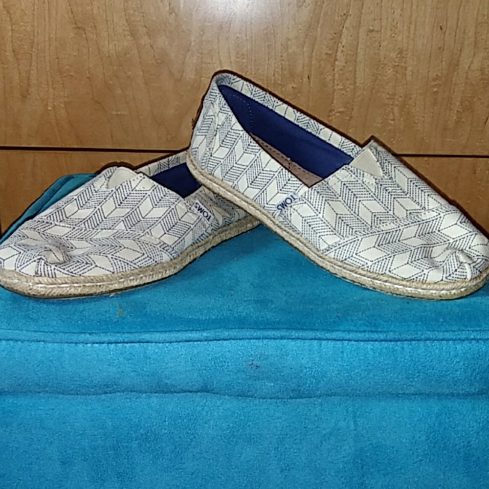 Toms - Picture 5 of 5